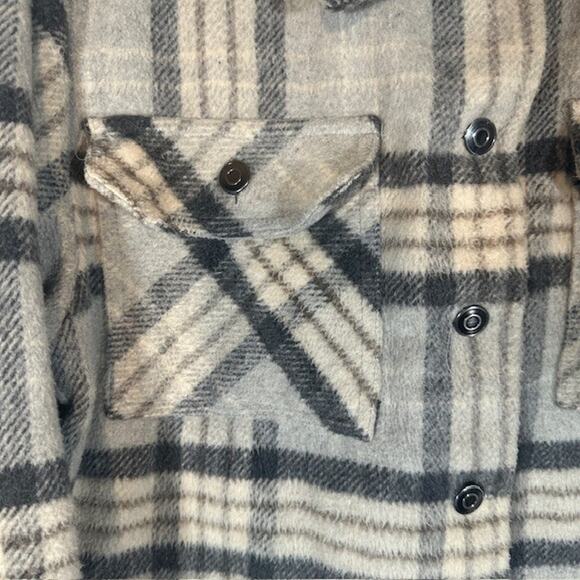 Ashley Gray Plaid Collared Button Front Cropped Shacket Women Sz L - Picture 6 of 10